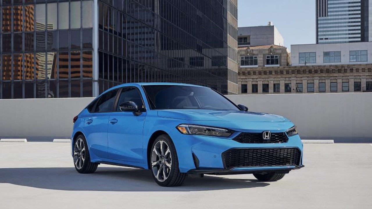 2026 Honda Civic shown for the August 31 Honda Canada program deadline