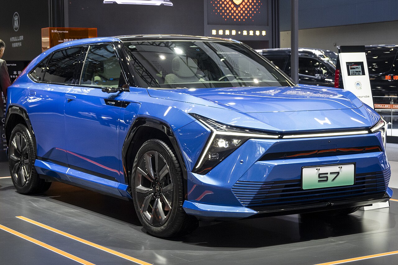 Honda S7 mid-size electric crossover at Auto Guangzhou 2025