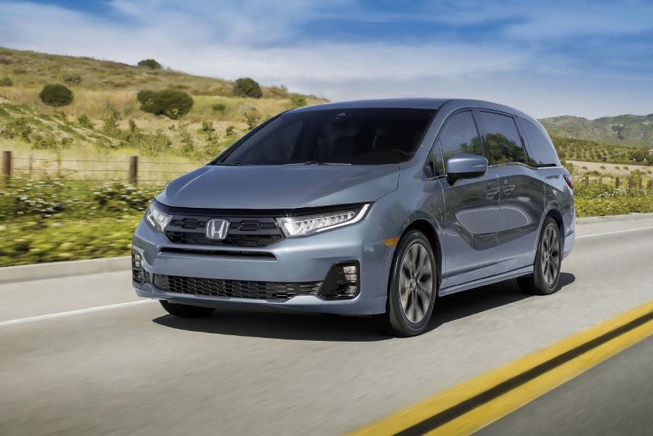 2026 Honda Odyssey minivan exterior