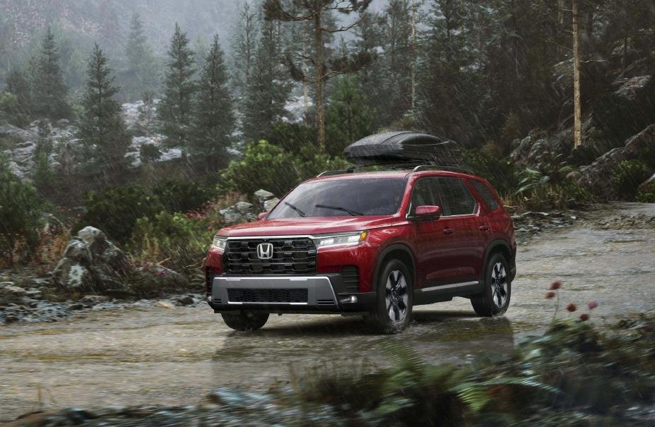 2026 Honda Pilot three-row SUV exterior