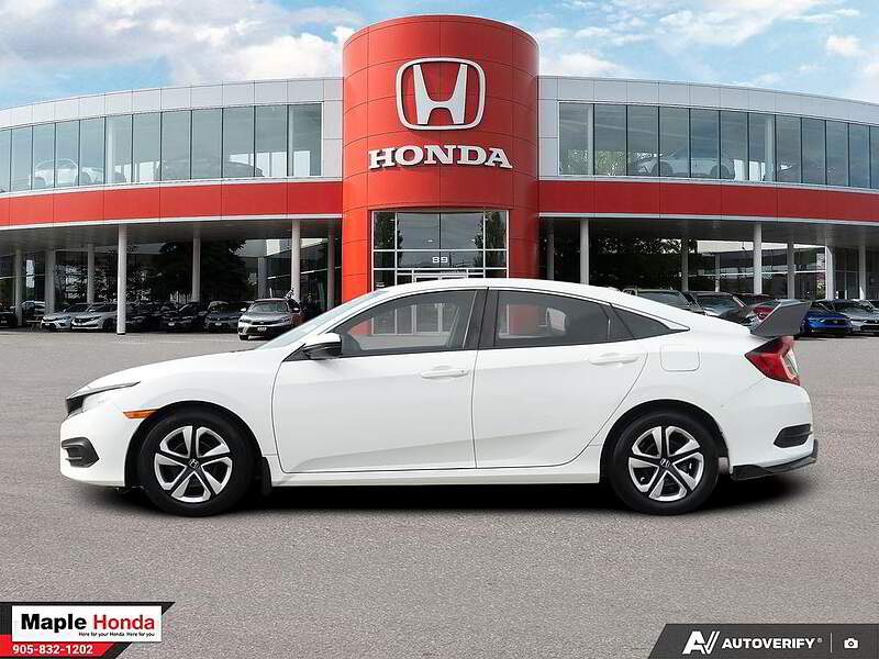 2018 Honda Civic LX 侧面视角