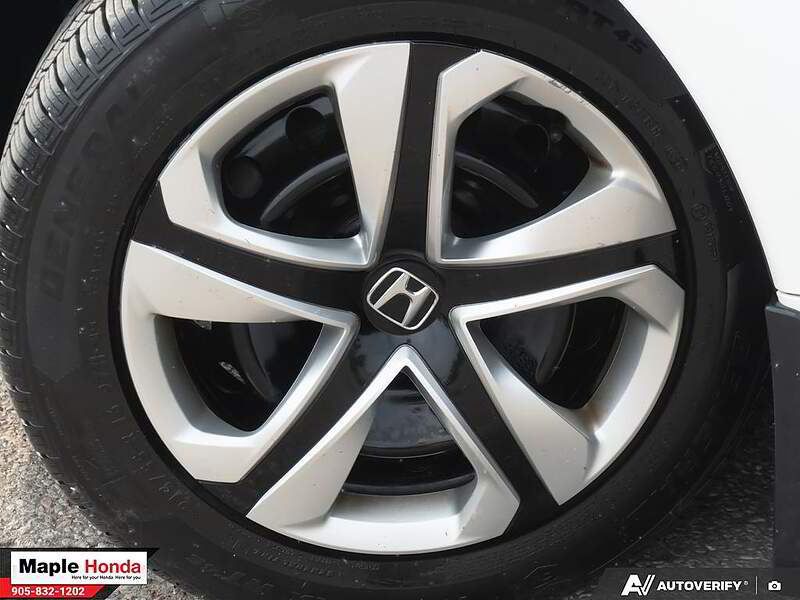 2018 Honda Civic LX driver 视角的中控台
