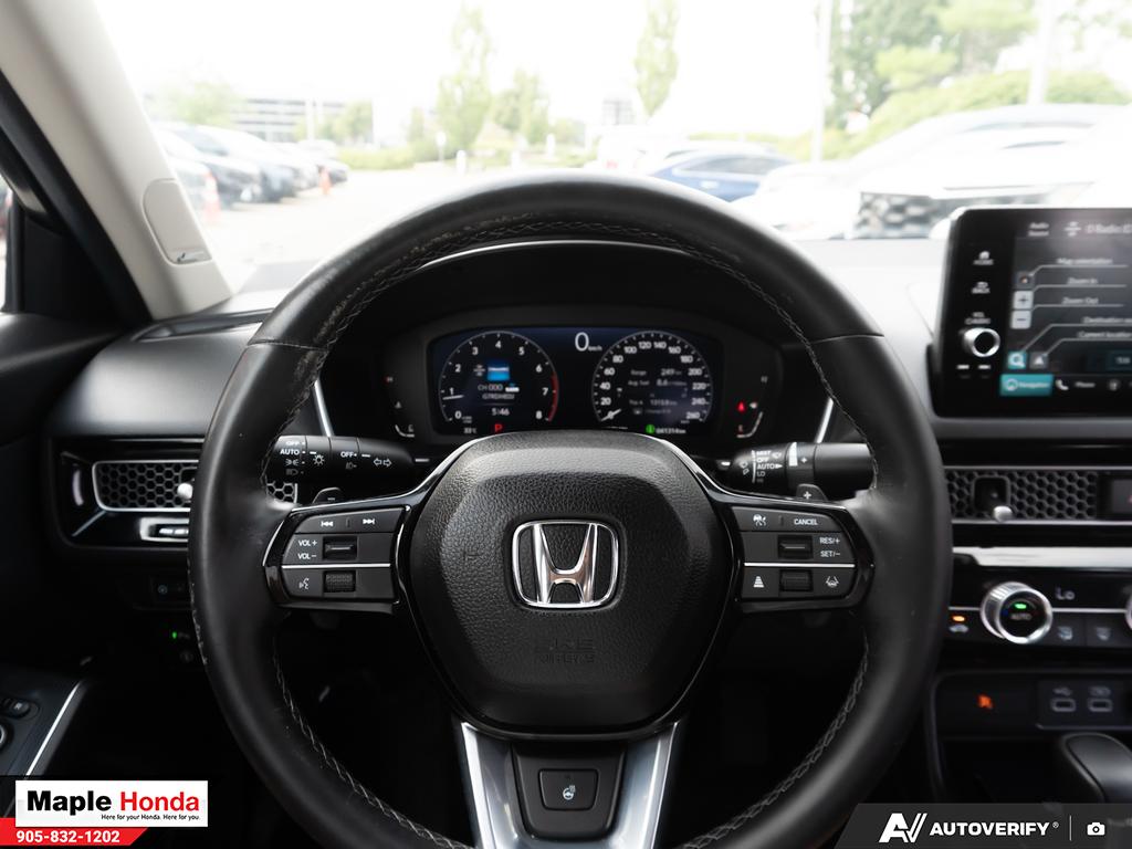 2024 Honda Civic Touring driver 视角的中控台