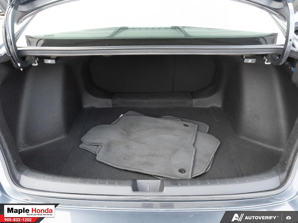 2024 Honda Civic Touring 后备箱空间