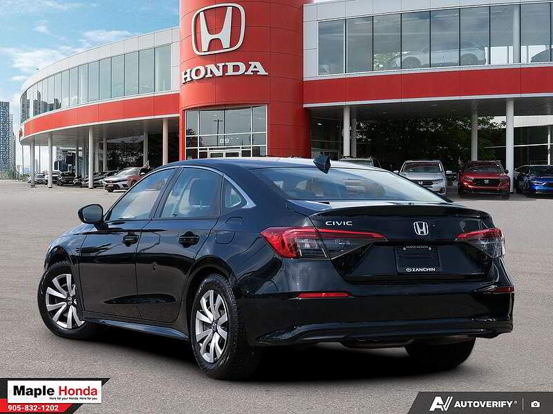 2022 Honda Civic LX 车尾四分之三视角