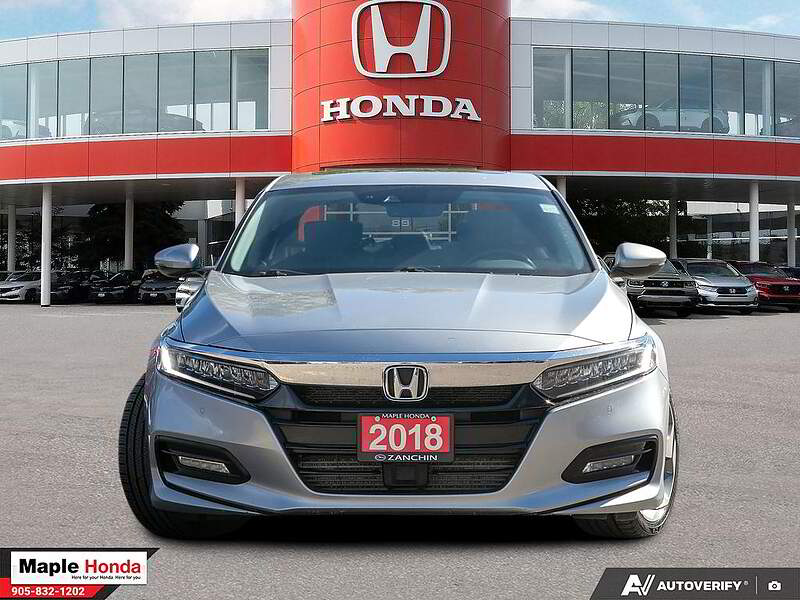 2018 Honda Accord Touring 2.0 正前方视角