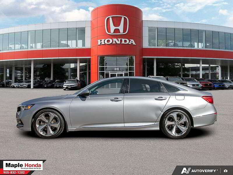 2018 Honda Accord Touring 2.0 侧面视角