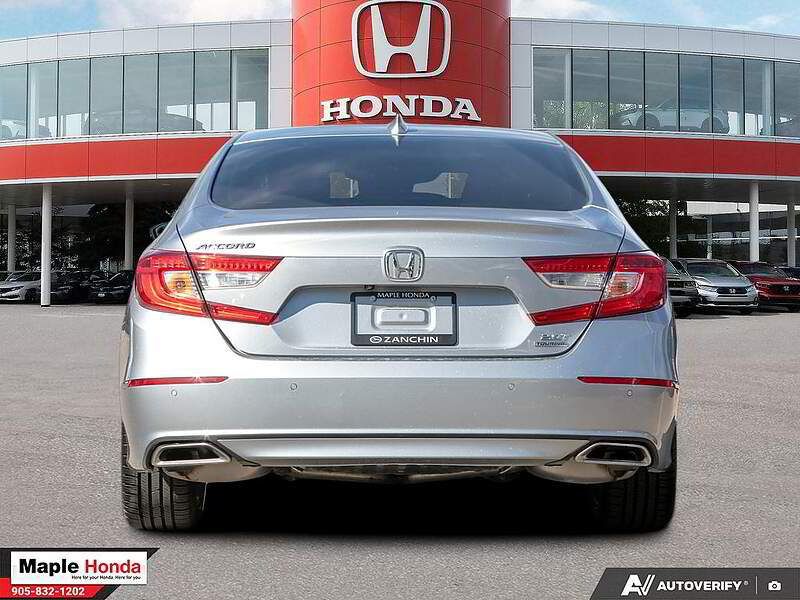 2018 Honda Accord Touring 2.0 正后方视角